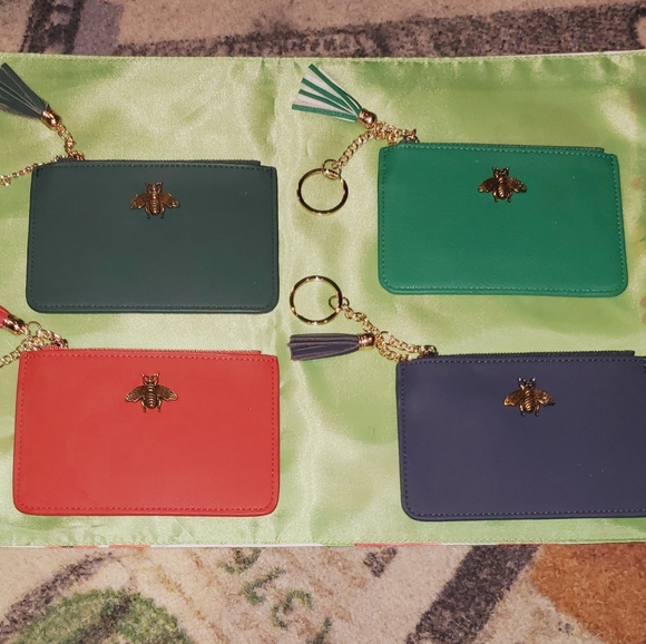 Elegant Bee coin purse - Picture 2 of 16